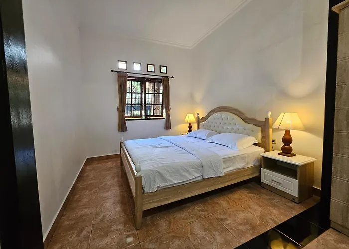 Nirun Garden - Balinese Traditional House In North Bali Ambengan